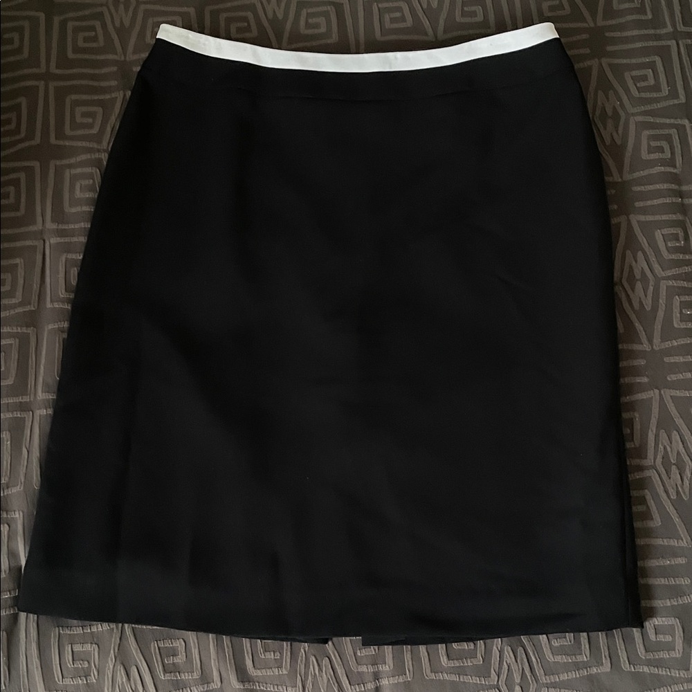Tahari Black with White Trim Pencil Skirt Size 12